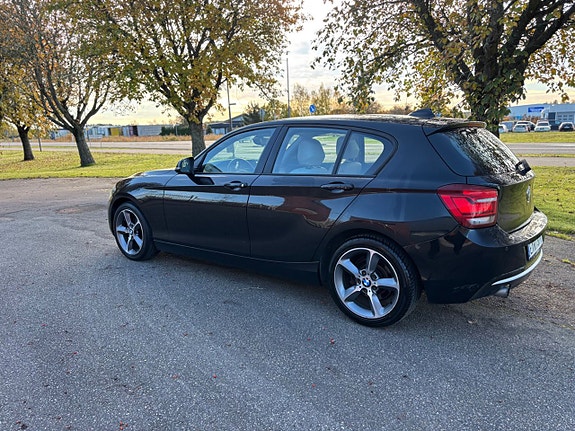BMW 118d 3 of 5