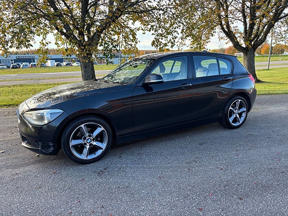 BMW 118d 2 of 5