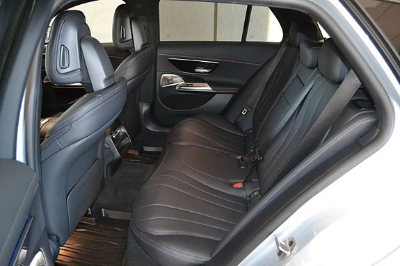 Mercedes-Benz E300 de 8 of 13