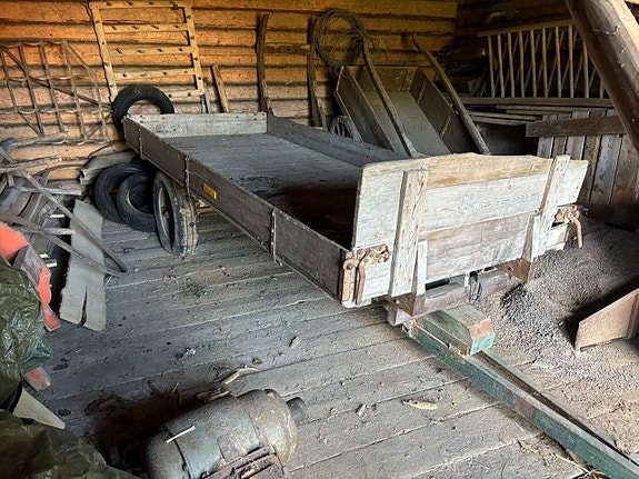 Traktorkärra  via auktion
