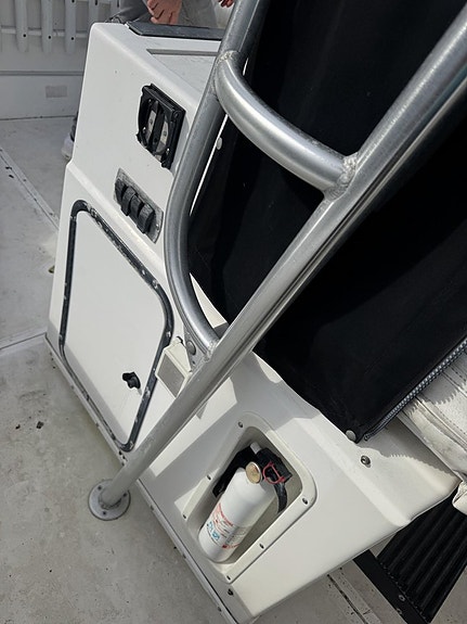 Boston Whaler 27 offshore – Rejäl och sjösäker klassiker 4 of 10