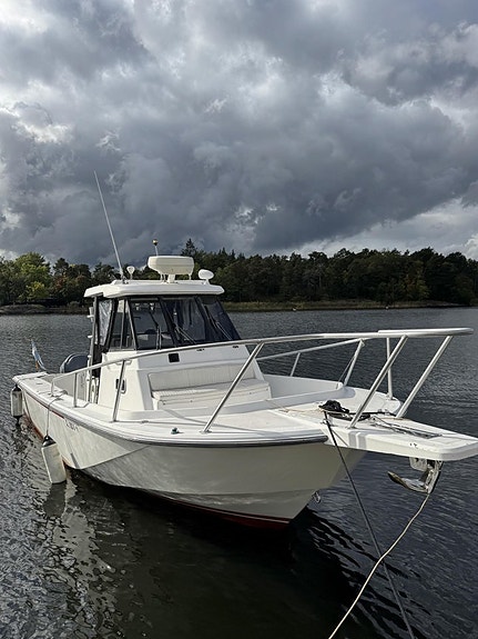Boston Whaler 27 offshore – Rejäl och sjösäker klassiker 5 of 10