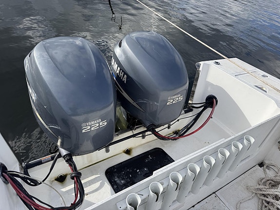 Boston Whaler 27 offshore – Rejäl och sjösäker klassiker 2 of 10