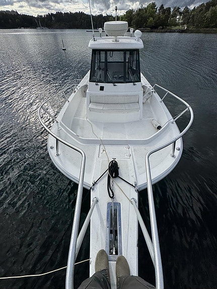 Boston Whaler 27 offshore – Rejäl och sjösäker klassiker 7 of 10