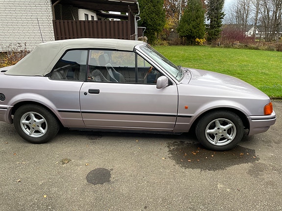Ford Escort 2 of 10