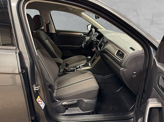 Volkswagen T-Roc 12 of 27
