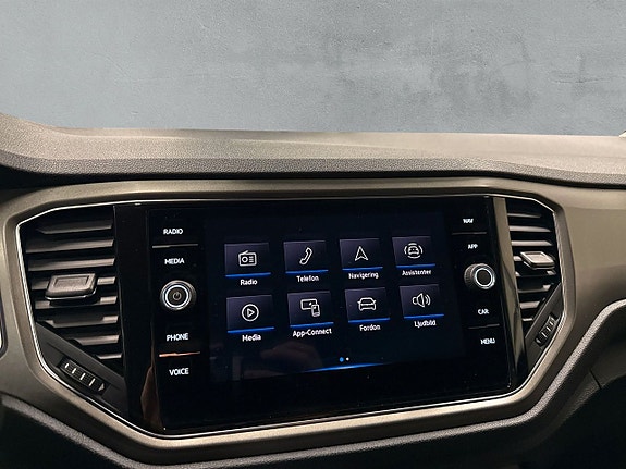 Volkswagen T-Roc 18 of 27