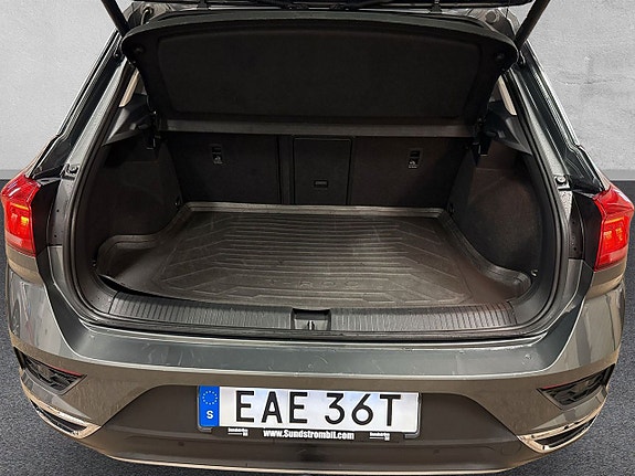 Volkswagen T-Roc 10 of 27