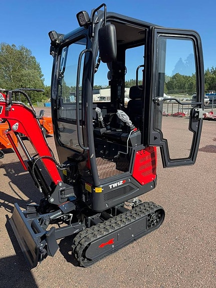 Minigrävare TW12p, alla skopor mm ingår i priset. 10 of 12