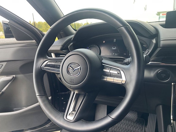 Mazda MX-30 11 of 17