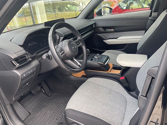 Mazda MX-30 7 of 17