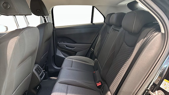 Volkswagen T-Roc 11 of 12