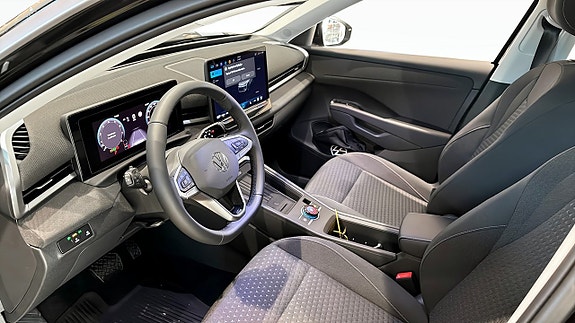 Volkswagen T-Roc 7 of 12
