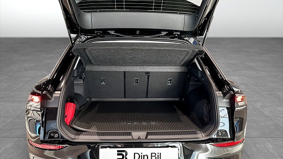Volkswagen T-Roc 12 of 12