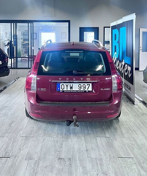 Volvo V50 3 of 3