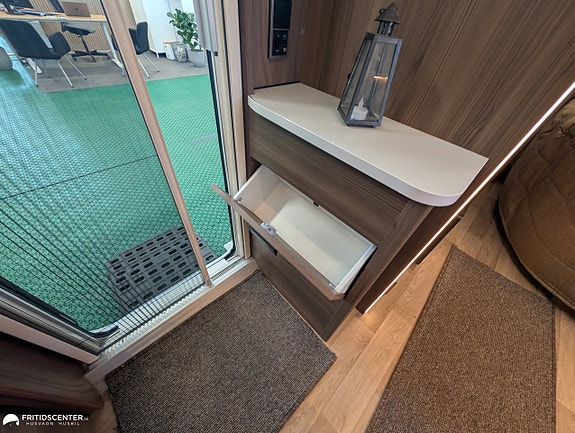 Kabe Briljant 470 XL KS *Dubbelbädd / Resevagn / Hög komfort 16 of 21