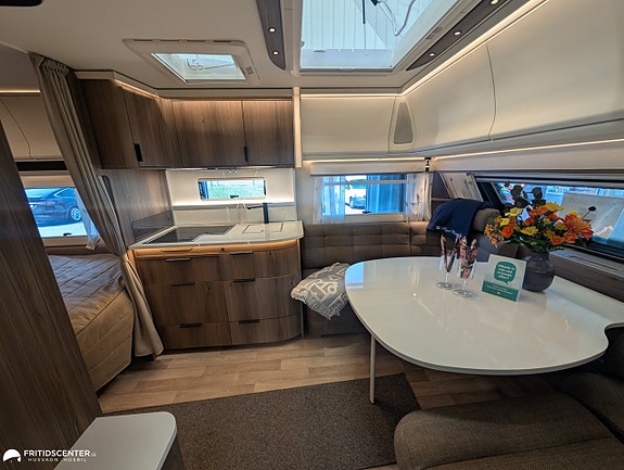 Kabe Briljant 470 XL KS *Dubbelbädd / Resevagn / Hög komfort 6 of 21