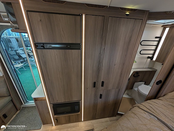 Kabe Briljant 470 XL KS *Dubbelbädd / Resevagn / Hög komfort 21 of 21