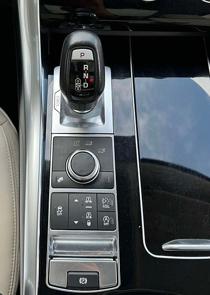 Land Rover Range Rover Sport 23 of 28