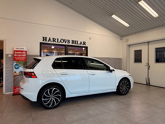 Volkswagen Golf VIII 6 of 20