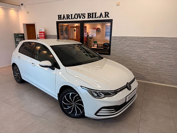 Volkswagen Golf VIII 10 of 20