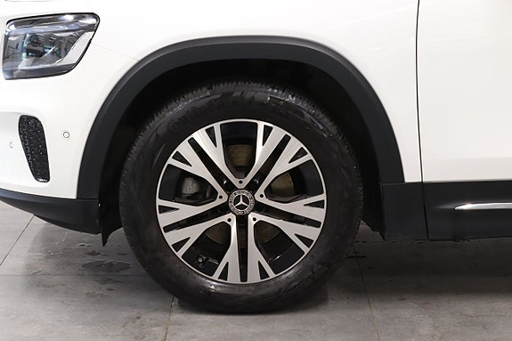 Mercedes-Benz GLB200 9 of 22