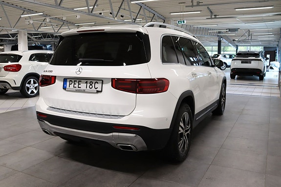 Mercedes-Benz GLB200 8 of 22