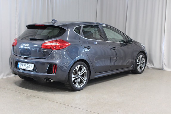 Kia Ceed 2 of 5