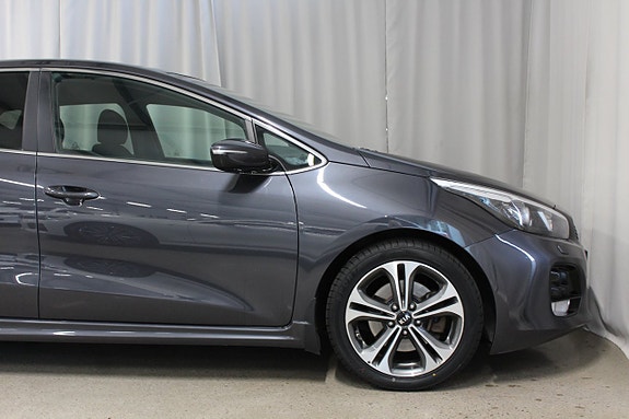 Kia Ceed 3 of 5