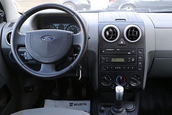 Ford Fusion 11 of 14