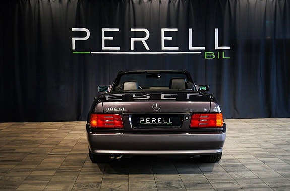 Mercedes-Benz 300 SL 4 of 5
