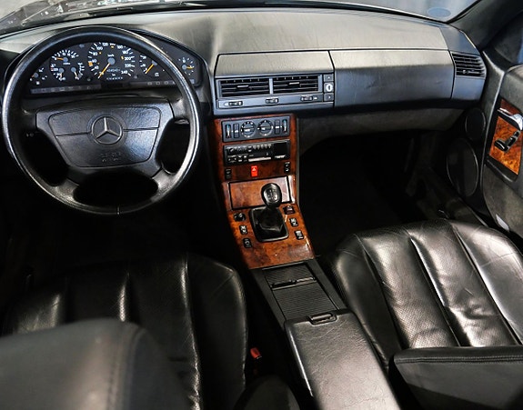 Mercedes-Benz 300 SL 9 of 20