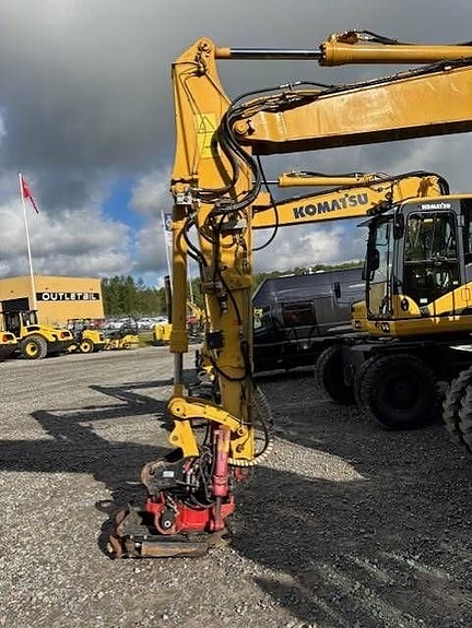Komatsu PW 148-8 3 of 5