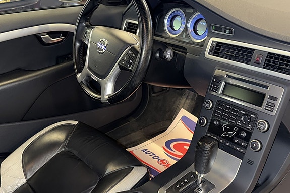 Volvo V70 10 of 13