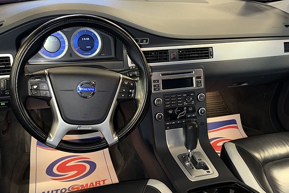 Volvo V70 8 of 13