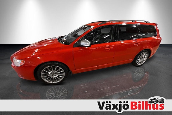 Volvo V70 2 of 13