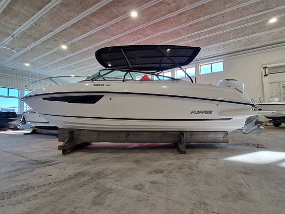 Flipper 650 DC Sun-Top Mercury F200 V6 DTS 2 of 9
