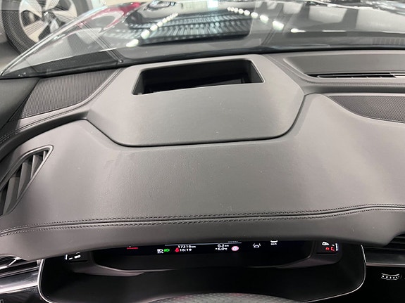 Audi RS Q8 16 of 26