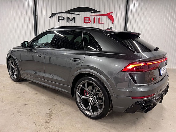 Audi RS Q8 3 of 5
