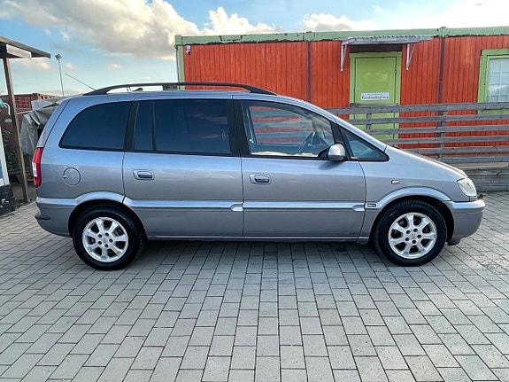Opel Zafira 4 of 5