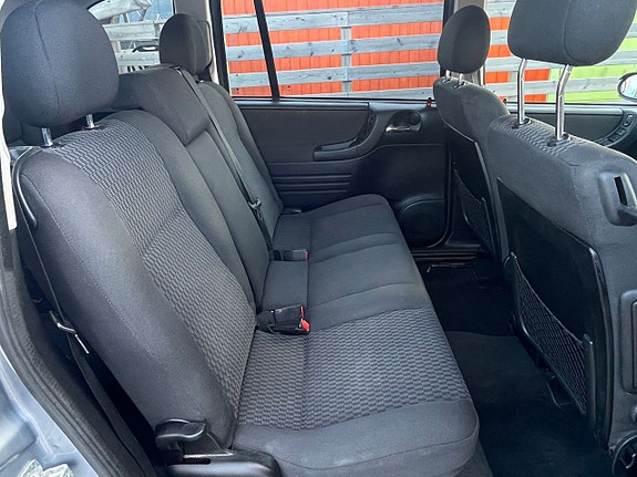 Opel Zafira 12 of 21