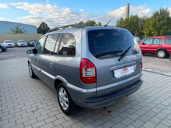 Opel Zafira 2 of 5
