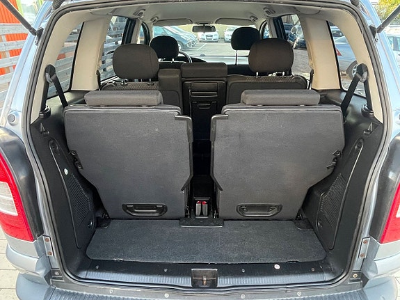 Opel Zafira 10 of 21