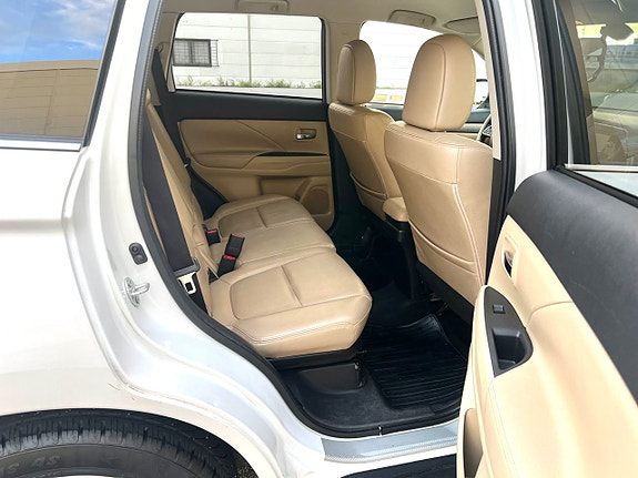 Mitsubishi Outlander 6 of 8