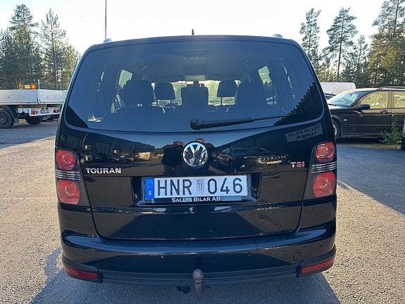 Volkswagen Touran Cross 6 of 16