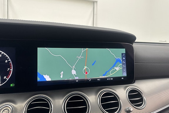 Mercedes-Benz E400 18 of 30