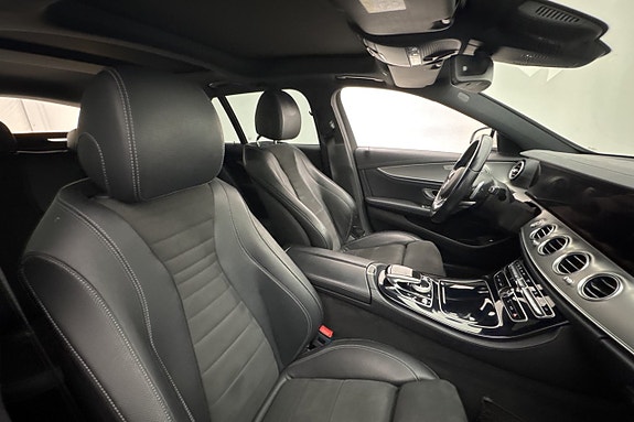 Mercedes-Benz E400 27 of 30