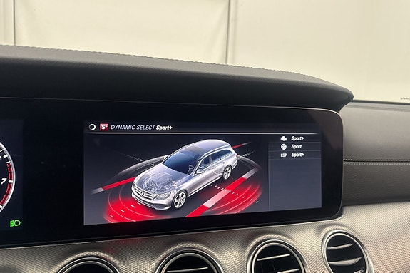 Mercedes-Benz E400 20 of 30