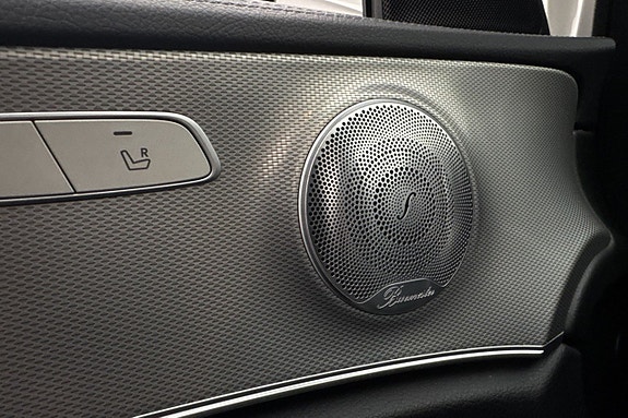 Mercedes-Benz E400 11 of 30