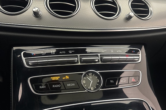 Mercedes-Benz E400 25 of 30